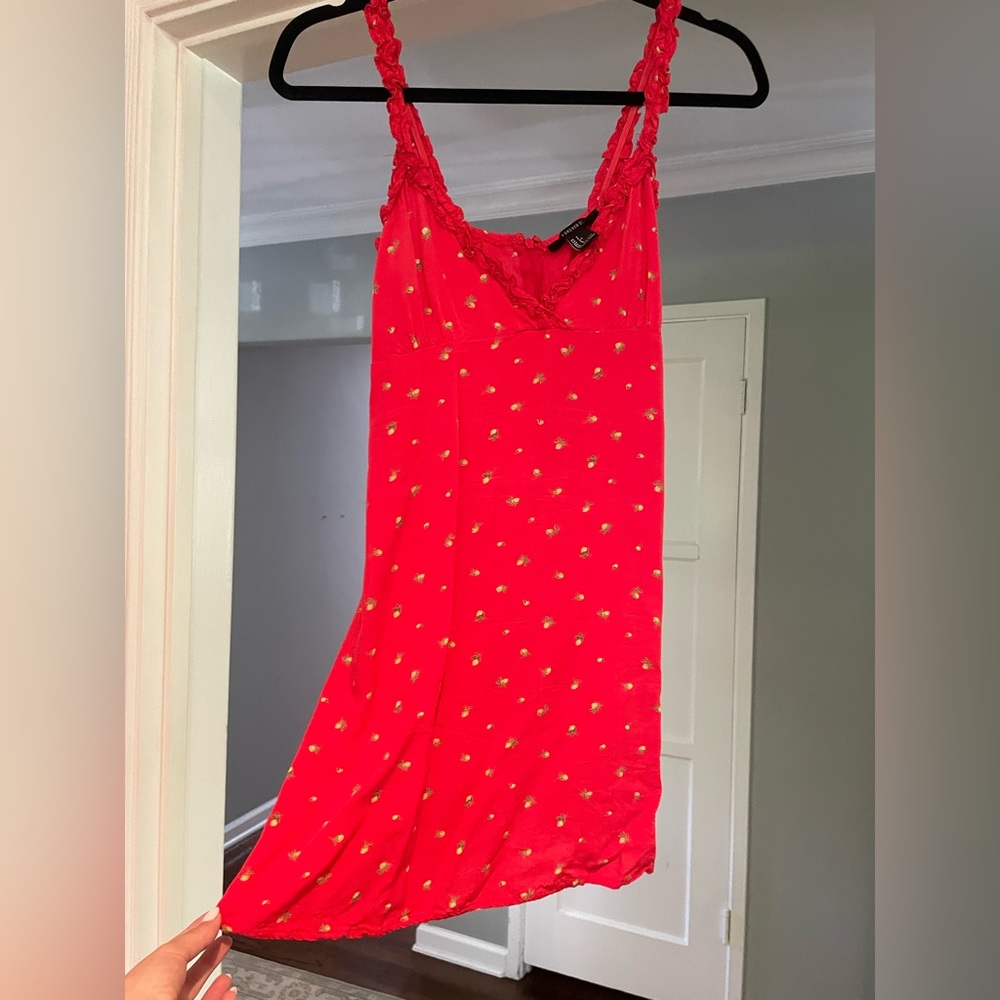 Red summer dress!! 🌻